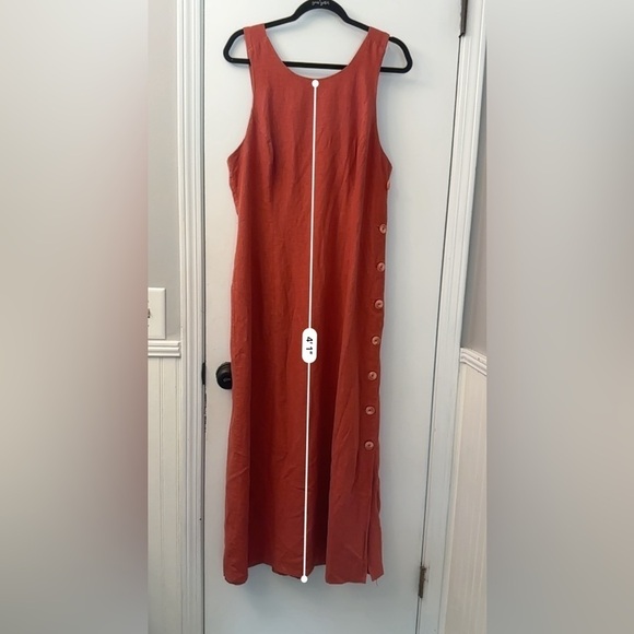 Maggie London Sleeveless Linen Blend Side Button Maxi in Clay Size 12 - Picture 12 of 13
